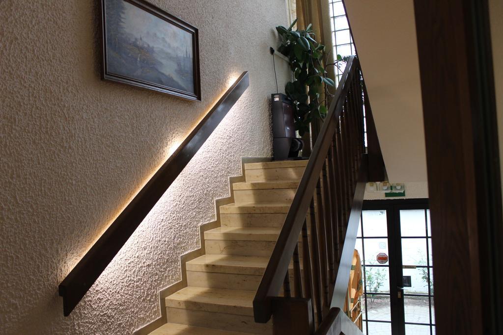 Airport-Hotel Zum Taubengrund เคลช์เตอร์บัค ภายนอก รูปภาพ