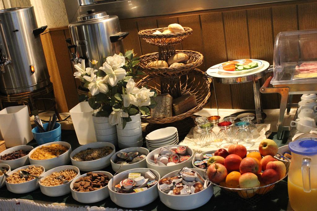 Airport-Hotel Zum Taubengrund เคลช์เตอร์บัค ภายนอก รูปภาพ