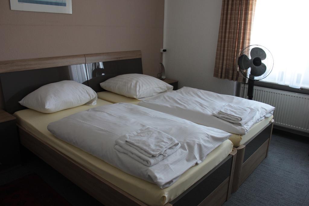 Airport-Hotel Zum Taubengrund เคลช์เตอร์บัค ห้อง รูปภาพ
