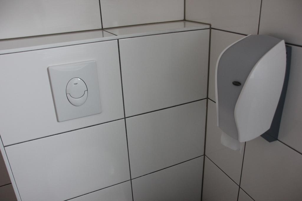 Airport-Hotel Zum Taubengrund เคลช์เตอร์บัค ภายนอก รูปภาพ