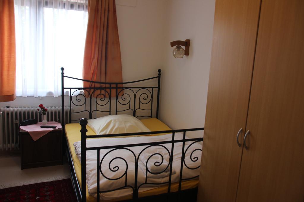 Airport-Hotel Zum Taubengrund เคลช์เตอร์บัค ภายนอก รูปภาพ