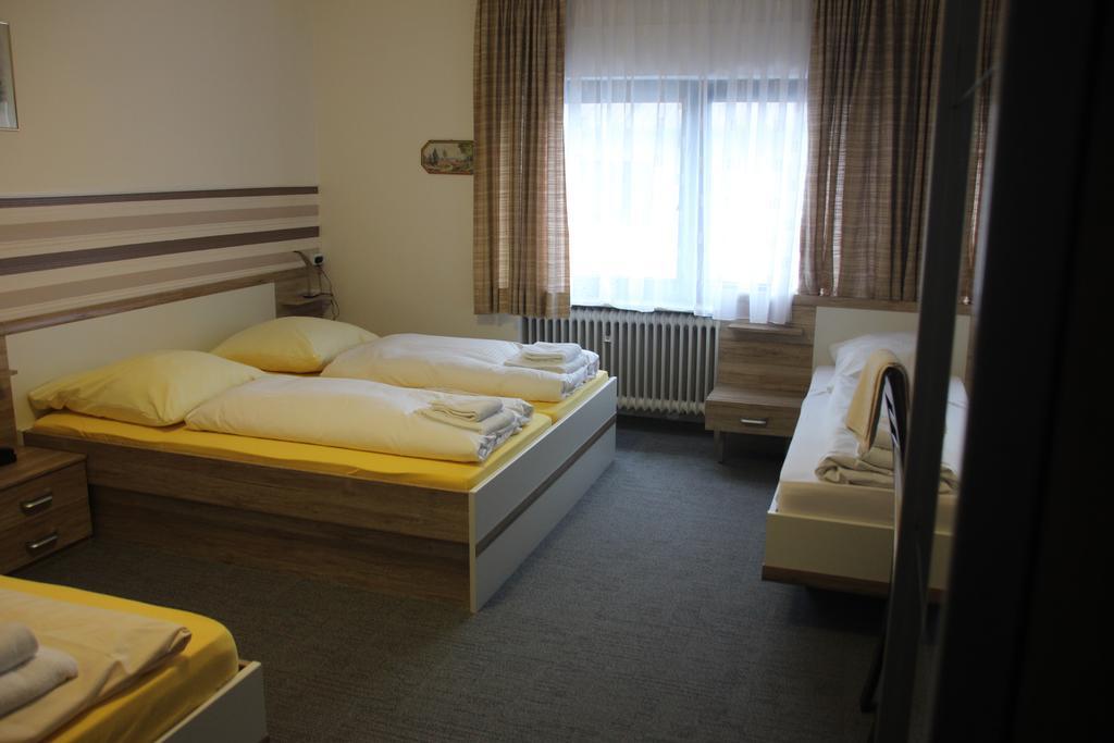 Airport-Hotel Zum Taubengrund เคลช์เตอร์บัค ภายนอก รูปภาพ